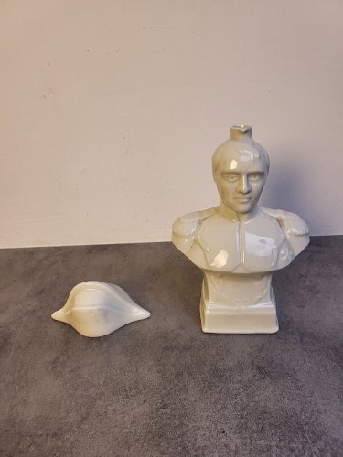BUSTE BOUTEILLE DE NAPOLEON EN FAÏENCE