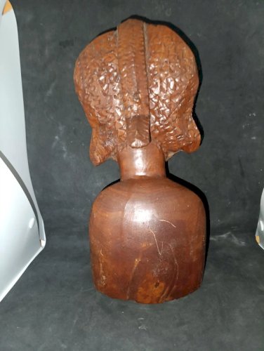 buste de femme africaine en bois sculptée en bon etat