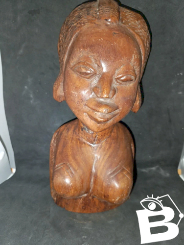 buste de femme africaine en bois sculptée en bon etat