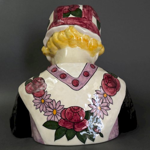 Buste de fillette à l'oiseau par Henriette Porson pour HB Quimper M3923