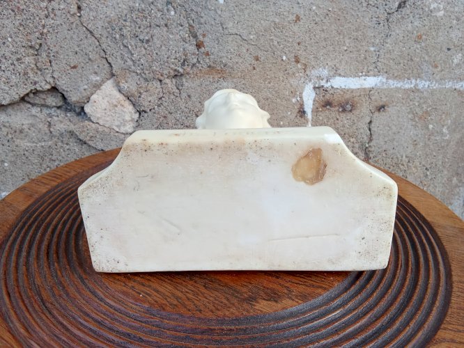 Buste de Notre Dame de Lourdes en cire signé Charles Maillard 