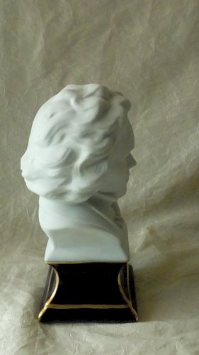 BUSTE EN BISCUIT BEETHOVEN THARAUD SOCLE PORCELAINE DE LIMOGES**