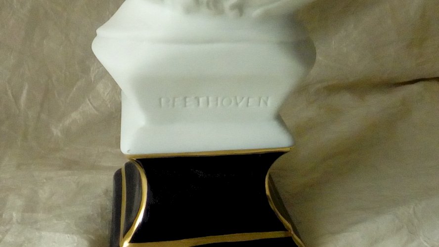 BUSTE EN BISCUIT BEETHOVEN THARAUD SOCLE PORCELAINE DE LIMOGES**