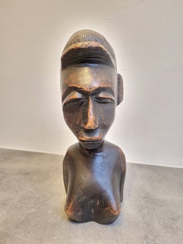 BUSTE EN BOIS AFRICAIN ANCIEN
