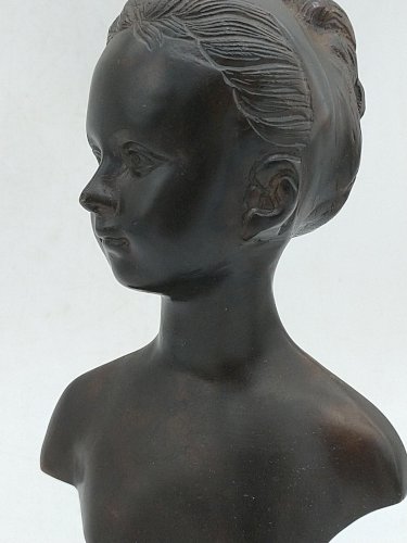 Buste en bronze de Louise Brogniart a patine brune . D ' après Houdon . 