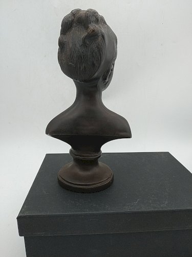 Buste en bronze de Louise Brogniart a patine brune . D ' après Houdon . 