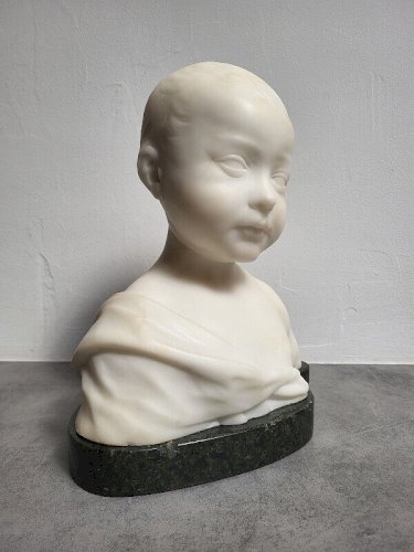 BUSTE EN MARBRE DE CARRARE D'UN JEUNE ENFANT