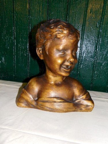 BUSTE EN PLATRE CREUX DORE