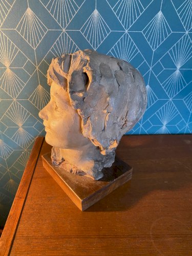 Buste en terre cuite XIXème. Etude d'un visage d'enfant attribué à Carpeaux.