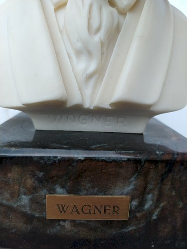 Buste Wagner .