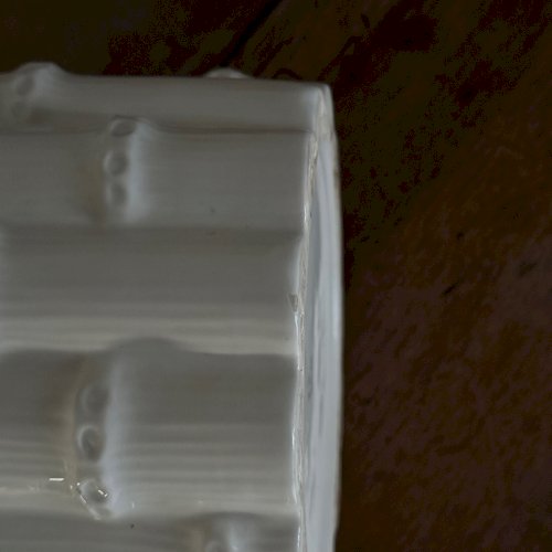 Cache-pot à décor de bambou en céramique blanche 1970 Portugal M3623