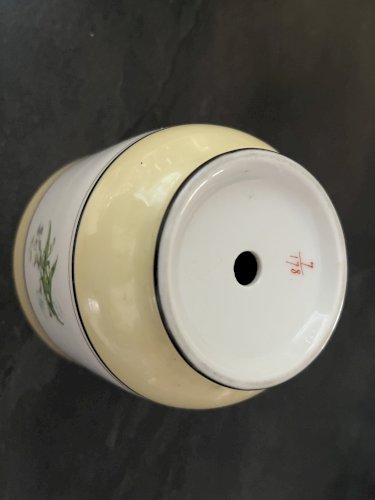 Cache pot ancien 