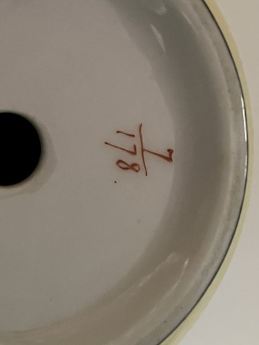 Cache pot ancien 