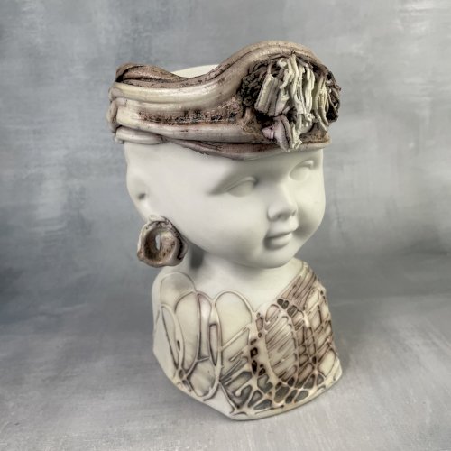 Cache pot buste tête enfant bébé par Philippe LEGER en porcelaine biscuit