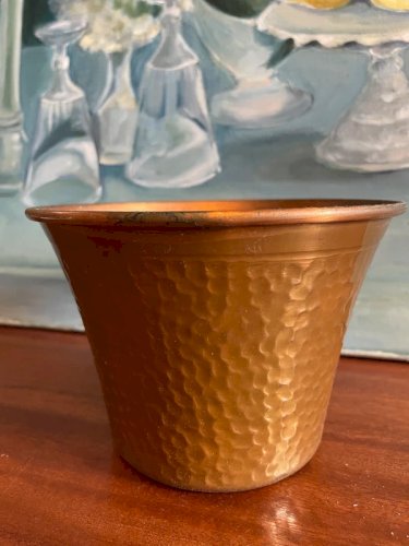 Cache pot en cuivre martelé vintage