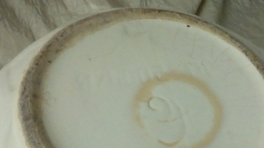 CACHE POT EN FAIENCE BARBOTINE DECOR FLORAL 20 ÈME *