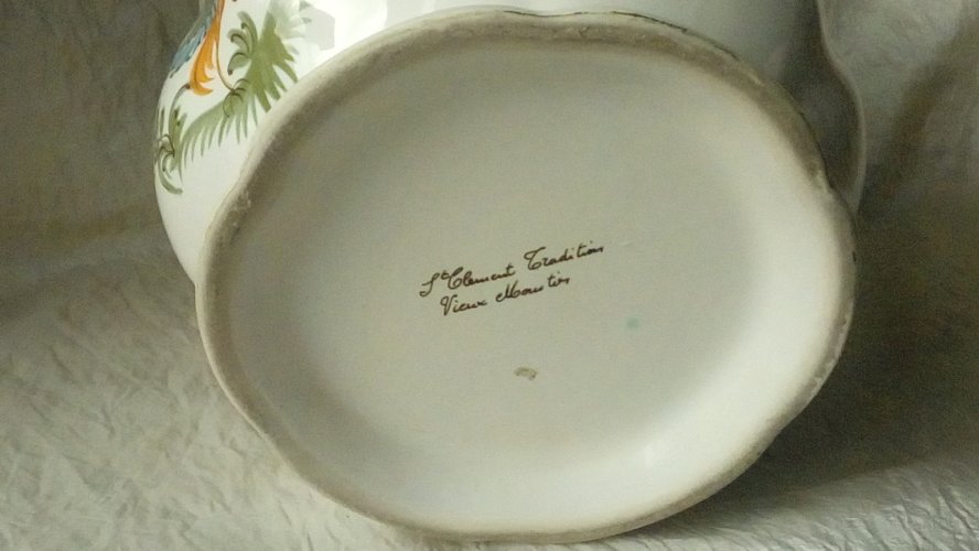 CACHE POT EN FAIENCE DE ST CLEMENT MODELE VIEUX MOUSTIER*