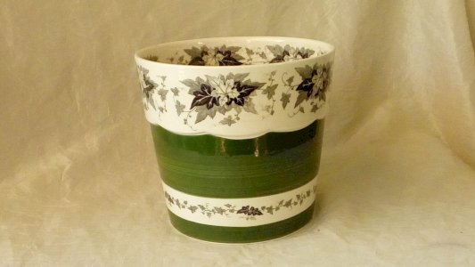 POT CACHE IN EARTHENWARE WITH IVY LEAVES DECORATION VILLEROY & BOCH NUBIA MODEL