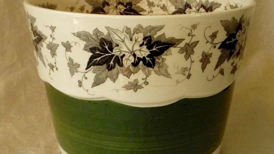 CACHE POT EN FAIENCE DECOR FEUILLES DE LIERRE VILLEROY & BOCH MODELE NUBIA*