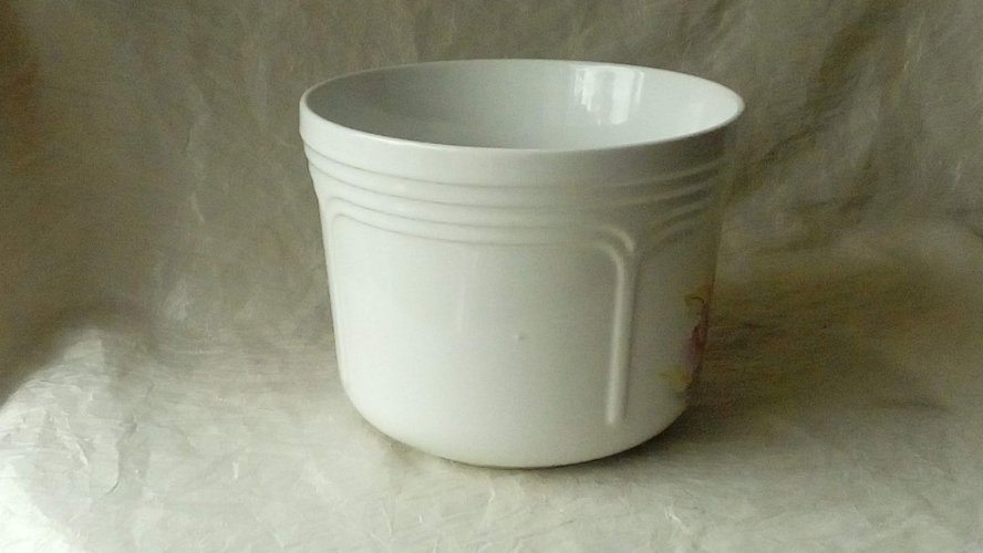 CACHE POT EN FAIENCE FLEUR DE CERISIER JAPONISANT*