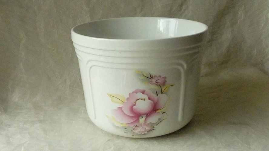 CACHE POT EN FAIENCE FLEUR DE CERISIER JAPONISANT*