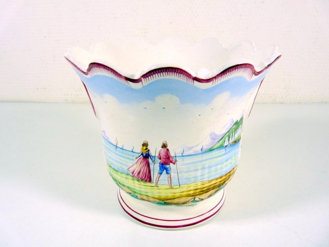 Cache pot faïence Veuve Perrin décor marin animé, signé, H - 14 cm