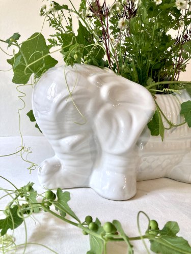 Cache-pot / jardinière éléphant en céramique