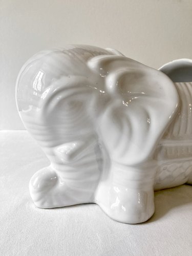 Cache-pot / jardinière éléphant en céramique