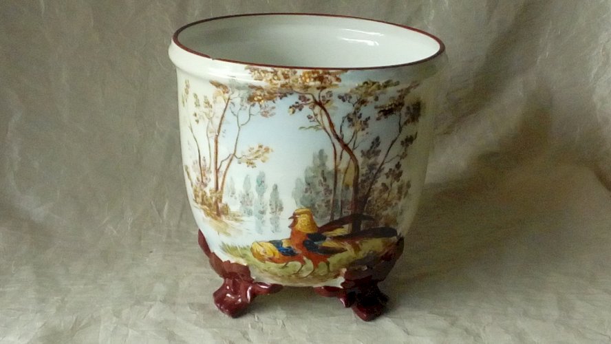 CACHE POT TRIPODE EN PORCELAINE DE LIMOGES DECOR FAISANSART NOUVEAU**