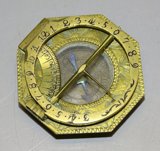 -CADRAN SOLAIRE/BOUSSOLE XVIIIe Marqué au DOS JOHAN SCHRETTEGGER IN AUSBURG   D