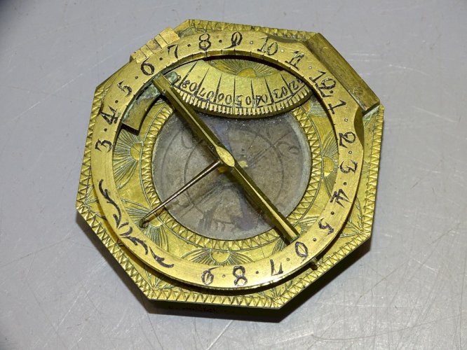 -CADRAN SOLAIRE/BOUSSOLE XVIIIe Marqué au DOS JOHAN SCHRETTEGGER IN AUSBURG   D