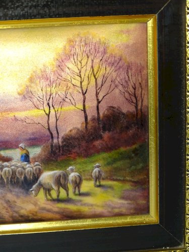 -CADRE AVEC EMAIL de LIMOGES signé THOUMIEUX TROUPEAU de MOUTONS et sa BERGERE D