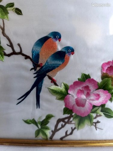cadre broderie sur soie a decor doiseaux japonais en bon etat