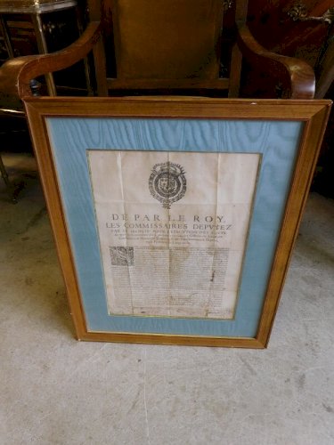 CADRE DORE AVEC UN VIEUX PAPIER DE LA PART DU ROY 1668