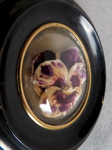 CADRE MEDAILLON A FLEURS NAPOLEON III N°22