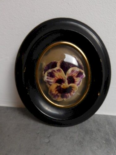 CADRE MEDAILLON A FLEURS NAPOLEON III N°22