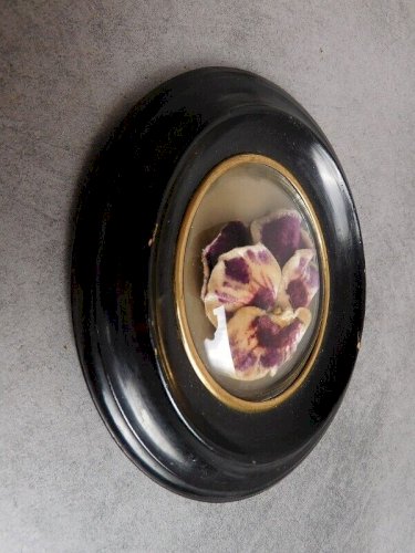 CADRE MEDAILLON A FLEURS NAPOLEON III N°22