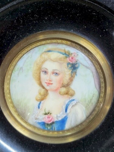 CADRE MEDAILLON MINIATURE SIGNE J CARRVE