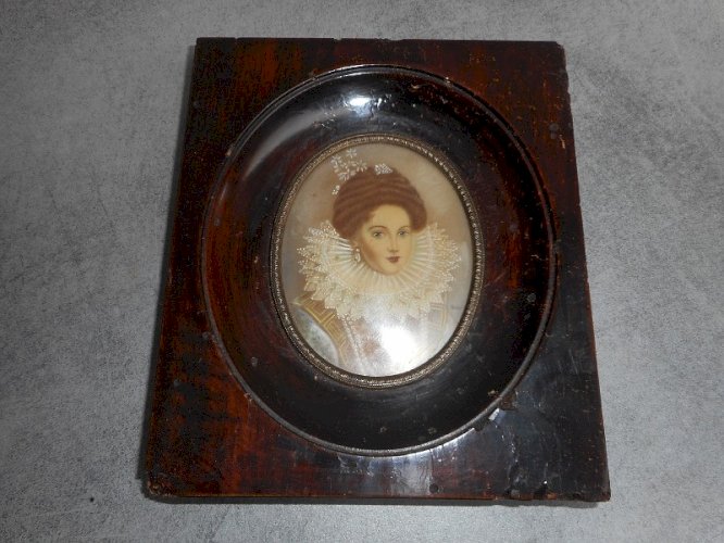 CADRE MINIATURE ANCIEN ELISABETH DE FRANCE