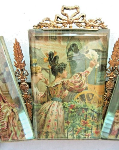 cadre porte-photo 1900 3 verres biseautés 3 frontons bronze Louis XVI, palmettes
