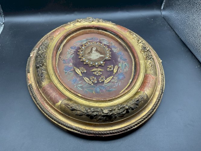 Cadre Reliquaire , 5 reliques Saint M MARIE , ST SYMPHORIEN  , ST F DE SALES ……