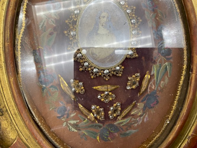Cadre Reliquaire , 5 reliques Saint M MARIE , ST SYMPHORIEN  , ST F DE SALES ……