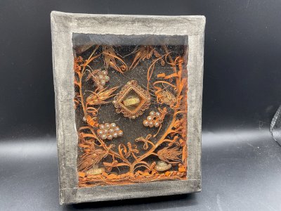 Cadre Reliquaire , 5 reliques Saint Paul, ST CHANTAL ,ST VINCENT ……..