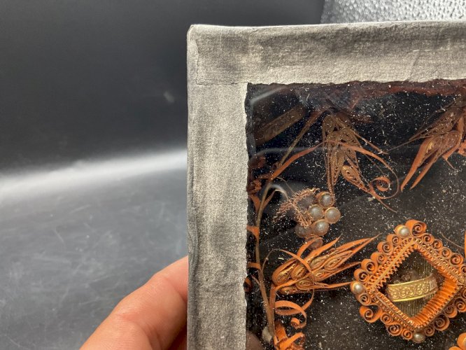 Cadre Reliquaire , 5 reliques Saint Paul, ST CHANTAL ,ST VINCENT ……..