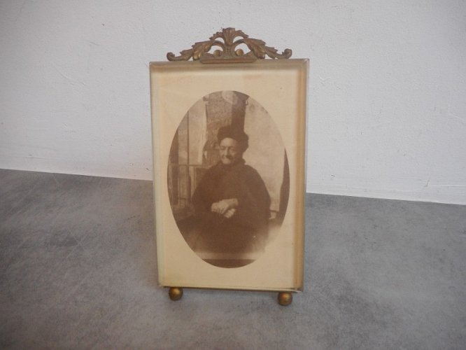 CADRE SUR PIED EN VERRE BIZEAUTE
