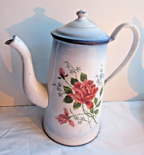 Cafetière 1900, tôle émaillée blanche ombrée de bleu: Les Roses rouges