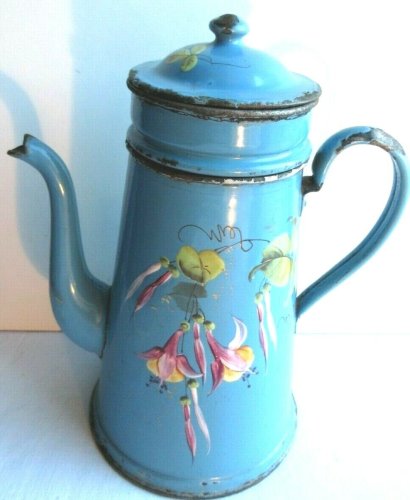 Cafetière Art Nouveau complète, tôle émaillée bleue, Fushias roses en relief