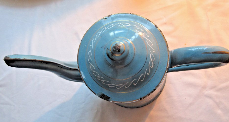 Cafetière Art Nouveau, tôle émaillée verte, Fougères, Liserons et Feuillage doré