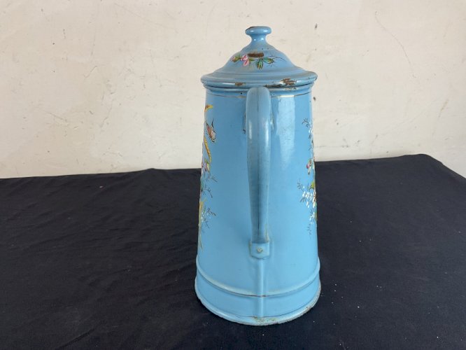 CAFETIERE EMAILLEE ANCIENNE DECOR FLEURS PAPILLON EN RELIEF marquée ETOILE PEN