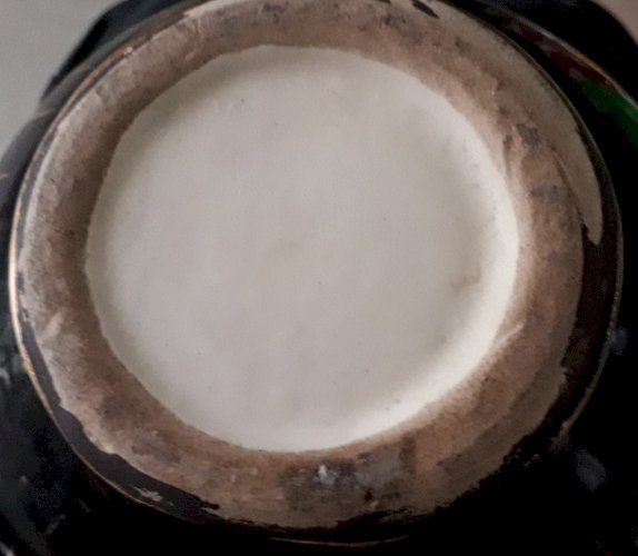 Cafetière en céramique noire et jaune